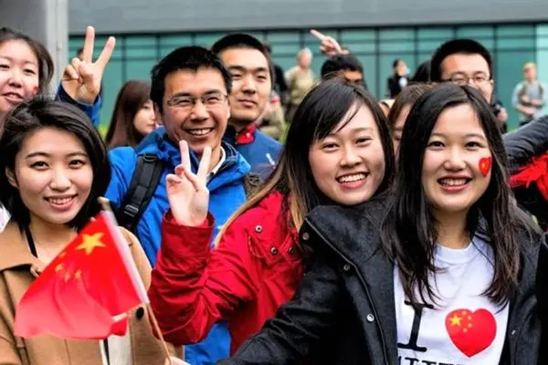 چرا مردم چین روزانه آب داغ می‌نوشند؟