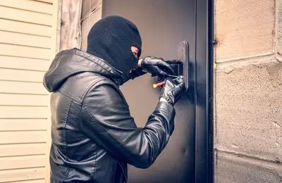 سرقت از جواهرفروشی با لیفتراک و فرار ناموفق سارق سوار بر الاغ در ترکیه