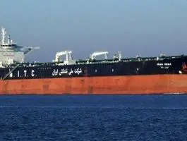 عبور یک ابر نفتکش ایرانی از محاصره آمریکا