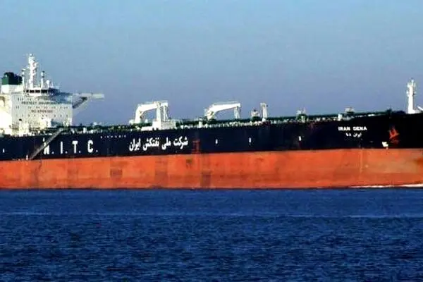 عبور یک ابر نفتکش ایرانی از محاصره آمریکا