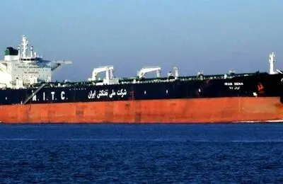 عبور یک ابر نفتکش ایرانی از محاصره آمریکا