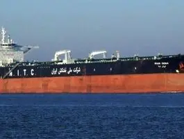 عبور یک ابر نفتکش ایرانی از محاصره آمریکا