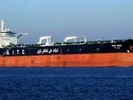 عبور یک ابر نفتکش ایرانی از محاصره آمریکا