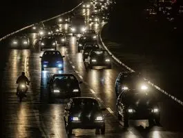 افغانی ساکن تهران به ایرانی ساکن شهرستان برتری دارد؟