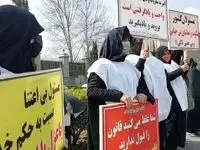 یکی از حاضران در تحصن حجاب: من خودم یه تنه، واگن مترو رو پاک سازی می کنم!