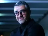 وکیل پژمان جمشیدی: نهایتاً می توانند اتهام «رابطه نامشروع» وارد کنند نه «تجاوز» که آن هم تبرئه می شود/ ارتباط نامشروع لزوماً یک ارتباط بدنی نیست و حتی می تواند پیامک را هم شامل شود/ این سومین خروج پژمان جمشیدی از کشور در جریان پرونده است