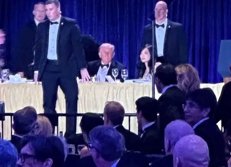 جنجال شرم‌آورترین عکس در شب تیراندازی به ترامپ | حتی کاخ سفید خجالت کشید! 