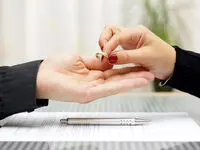 شوهر خانم مجری در پخش زنده تلویزیون طلاقش داد/ ویدئو