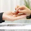 شوهر خانم مجری در پخش زنده تلویزیون طلاقش داد/ ویدئو