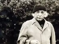 یک دوستی ساده اینشتین را در ساخته شدن بمب اتمی دخیل کرد