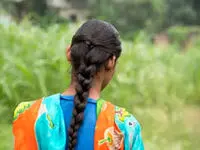 تجاوز پدر ۵۰ ساله به دختر ناشنوایش و باردار شدن او