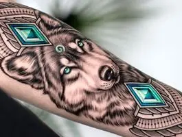 زن محجبه با تتوهای صورت در تلویزیون خبرساز شد + ویدیو