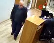 حمله فرد مسن با ساطور به کارکنان شهرداری!