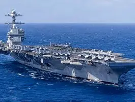 ناو هواپیمابری که در برابر ۱۸ تن تی‌ان‌تی در مسیر ایران