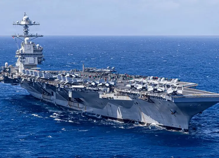 ناو هواپیمابری که در برابر ۱۸ تن تی‌ان‌تی در مسیر ایران