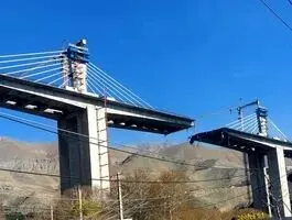 اشک‌های سازنده پل بی۱ کرج روی آنتن تلویزیون