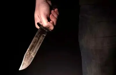 گروگان گرفتن اپراتور فروگاه با چاقو و تهدید به کشتن/ ویدئو